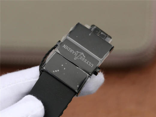 TWA雅典航海世家 El Toro/Black Toro万年历腕表 复刻天文台认证机芯:UN-32自动上链机芯，专利双窗口大日历，表壳材质:316L钢/陶瓷圈口/陶瓷按钮/陶瓷表冠 商品图7