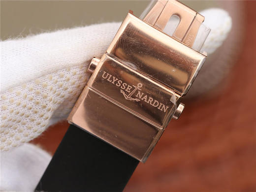 TWA雅典航海世家 El Toro/Black Toro万年历腕表 复刻天文台认证机芯:UN-32自动上链机芯，专利双窗口大日历，表壳材质:316L钢/陶瓷圈口/陶瓷按钮/陶瓷表冠 商品图7