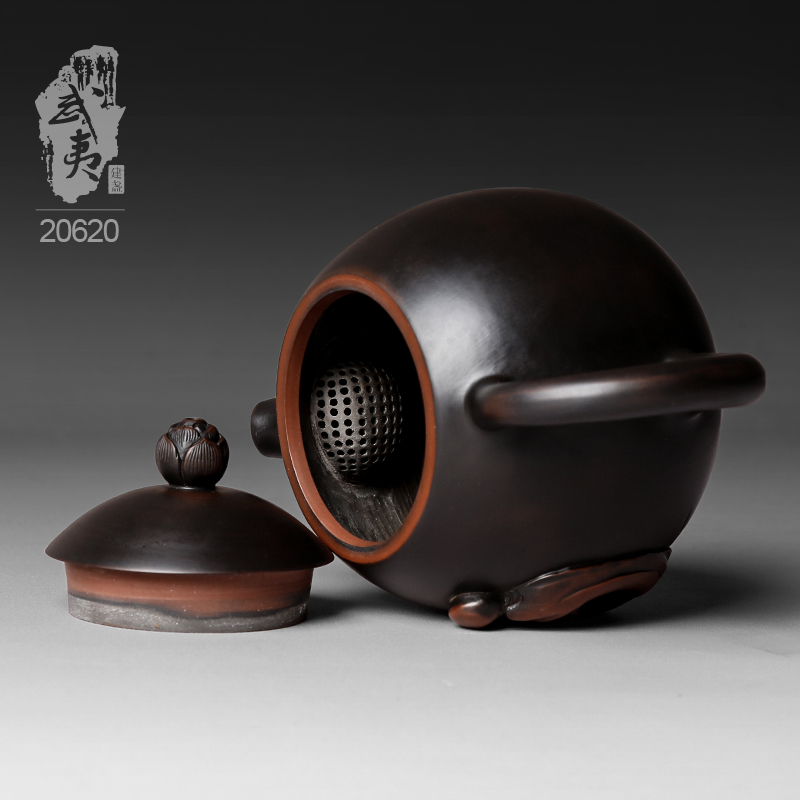 工艺美术大师杨镇,堆雕壶(建水紫陶)