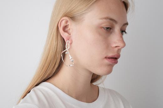 The Dancer Silver Earpieces 商品图1