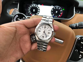 【自戴实拍】最高品质版本 VC    江诗丹顿纵横四海系列47040男表， 市面上唯一一款正品拆解开模的纵横四海 。进口9015全自动机械机芯。原装一比一尺寸：直径42mm