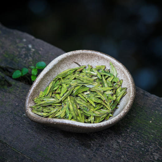 唯茶梦想2000系列 西湖龙井茶 浙江名优绿茶 太阳品质 高档玻璃礼盒装 150g（35泡装） 商品图3