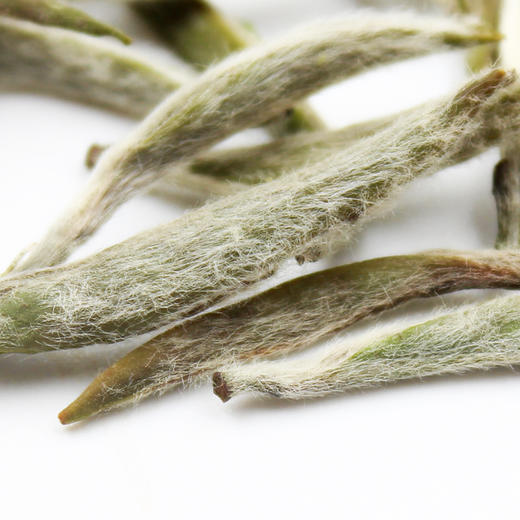 唯茶梦想2000系列 白毫银针 福鼎白茶  太阳品质 高档玻璃礼盒装 150g（35泡装） 商品图4