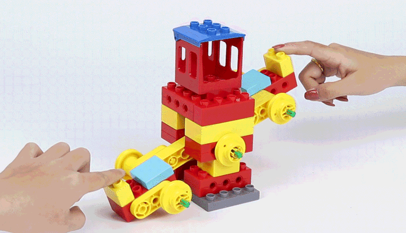 利用了 杠杆原理,也让孩子了解到杠杆三要素:固定点,力臂,力臂两端所