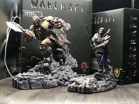 正版魔兽世界人族洛萨，兽人杜隆坦手办带led灯，可当手机充电支架