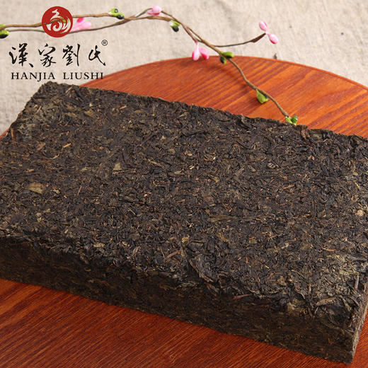 汉家刘氏 黑茶 茶叶 2017小叶贡 小叶种金花黑茯砖茶 800g 商品图3