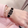 CHANEL香奈儿最新款 上手图 小号 PREMIÈRE 腕表的八角形轮廓与巴黎芳登广场的形状如出一辙。这一隽永恒久 商品缩略图5