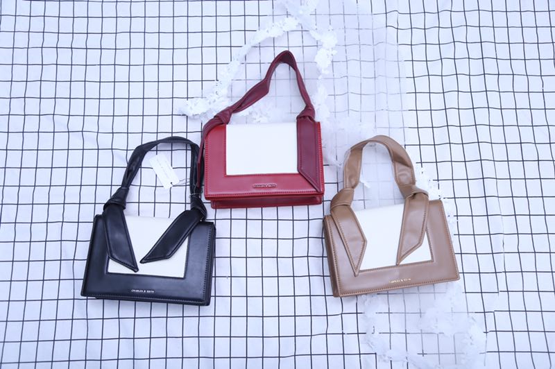 【授权产品】Charles&Keith2018限量包包2019新款拼色小方包单肩斜挎波浪兔耳朵包