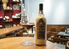 【个性产品】波勒多卡曼尼干红葡萄酒