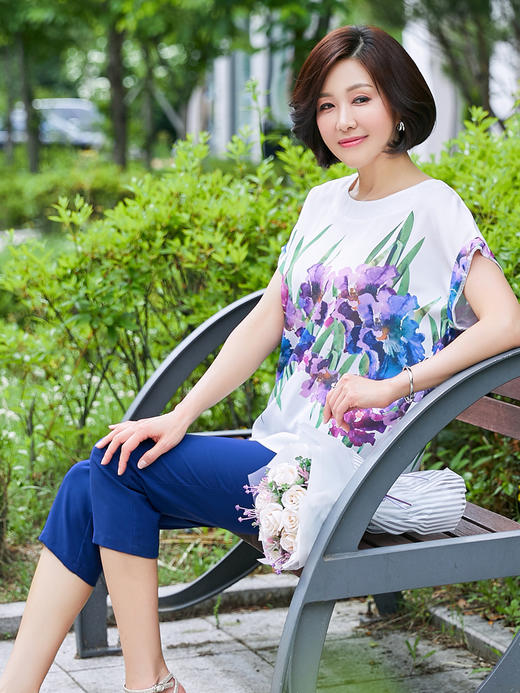 迪葵纳中年女装新款妈妈装2019夏装中老年上衣两件套套装WD7859轩 商品图4