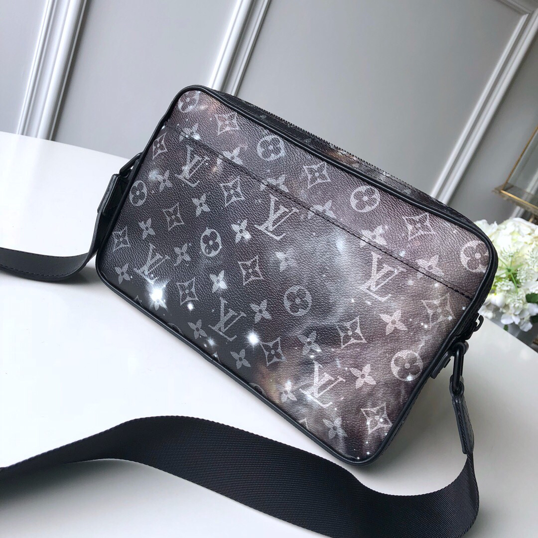奢侈品【lv】星空系列手包,腰包,双肩背