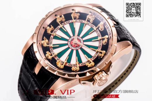 N罗杰杜彼圆桌骑士型号:RDDBEX0398 表盘:彩色珐琅工艺表盘 表壳:316l精钢 电镀18k金 尺寸:45*15.7mm 机芯:miyota自动机械机芯 商品图6