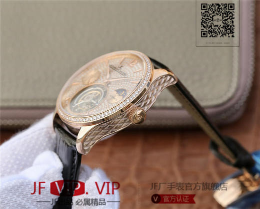 积家大师系列复杂功能真陀飞轮腕表。GMT二地時區顯示，24小時日月星象，EQ手动3310真陀飞轮，義大利牛皮，蓝宝石镜面，表径：42毫米， 商品图8