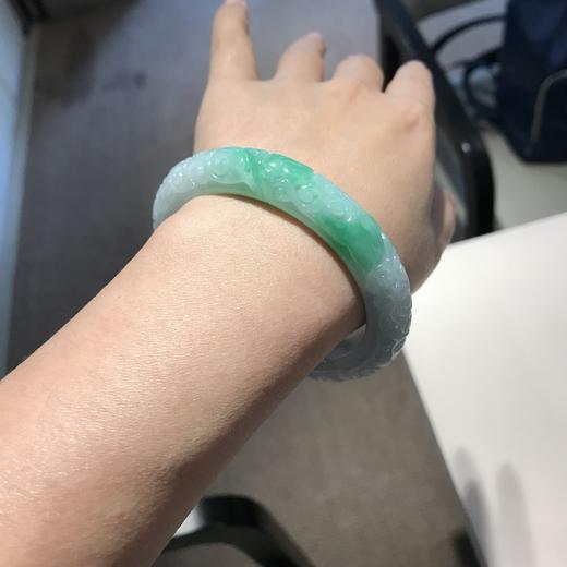 清爽雕花绿手镯 商品图3