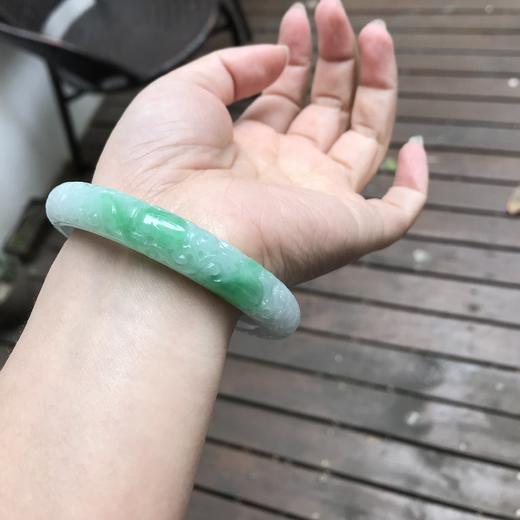 清爽雕花绿手镯 商品图4