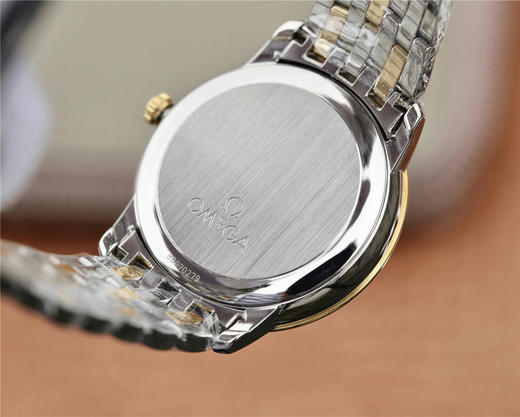 Vk欧米茄蝶飞系列，36.8毫米V2版到货 ！市场配件可以与正品通用的欧米茄！这才叫复刻.正品采用的2500机心 其实是用ETA2892基础机 商品图4