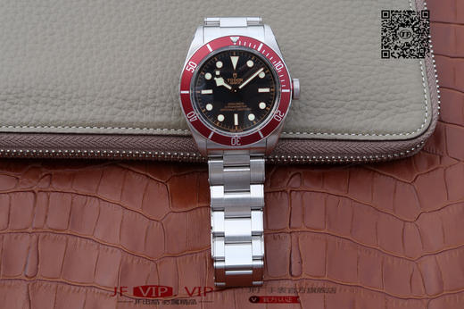 ZF帝舵启承系列m79230r-0001，原装开模，99％还原正品，41毫米直径，2836瑞士机械自动机芯，表壳材质：不锈钢，磨光，磨砂；单向旋转外圈 商品图9