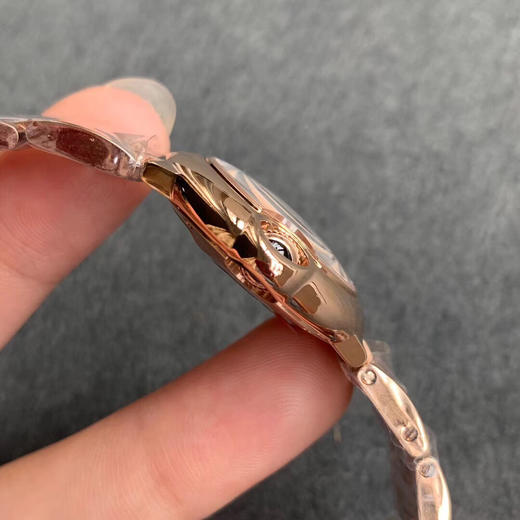    卡地亚V6 蓝气球系列 全玫金款，小号28mm 瑞士产朗达石英机芯，专柜一致 鱼眼蓝宝石镜面 市面最高版本的蓝气球！进出专柜无压力💕
最高品质做工！ 商品图3
