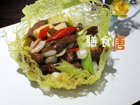 碧绿鲍菇牛肉粒