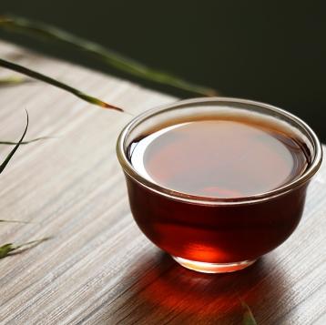 勐海八角亭 2017年里程碑 熟茶叶 357g 云南七子饼 普洱茶 商品图3