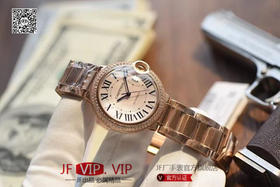 V6全玫瑰金气球36毫米，搭配专柜正品一致的手工镶钻工艺，天然贝壳面，美轮美奂！