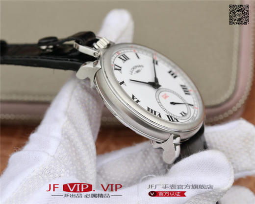 LUC出品集腕表与怀表一体的萧邦L.U.C系列161923-1001腕表震撼来袭！两位一体，简约大气。皮表带，自动机械机芯，透底。 商品图5