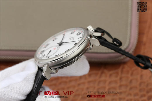 LUC出品集腕表与怀表一体的萧邦L.U.C系列161923-1001腕表震撼来袭！两位一体，简约大气。皮表带，自动机械机芯，透底。 商品图7