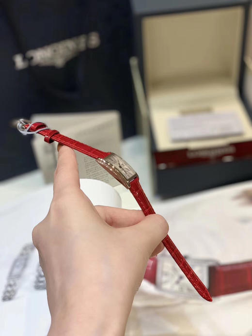 原单狠货来袭！渠道货！林志玲同款！  浪琴表黛绰维纳鳄鱼皮系列！20.80 X 32.00mm 商品图3