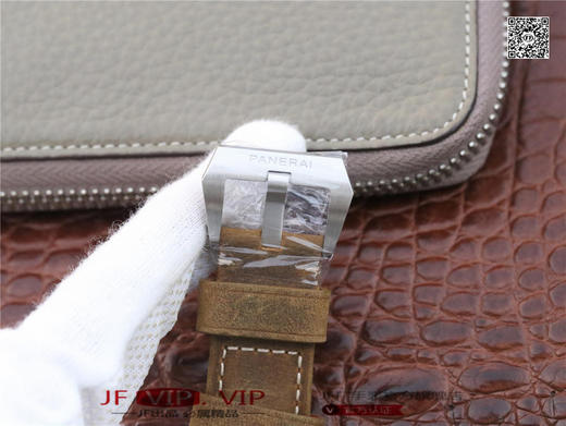 XF沛纳海PAM01523 系列：LUMINOR 1950 P9010自动机械,42毫米直径,中性 蓝宝石镜面，磨砂头层牛皮 振频：28,800每小时振荡 商品图7