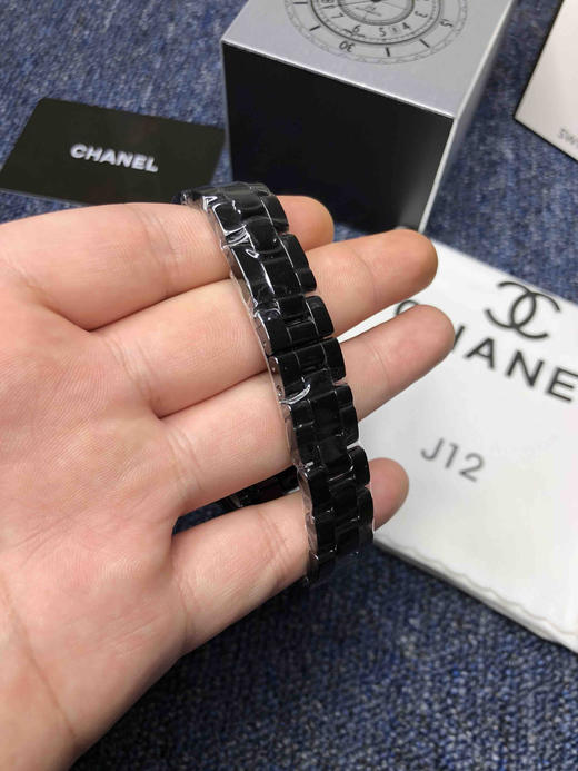 KOR CHANEL J12香奈儿INTENSE 重置加强版，采用和正品一致的韩国进口陶瓷，细腻无比。女款33mm 瑞士朗达石英机芯。 商品图7