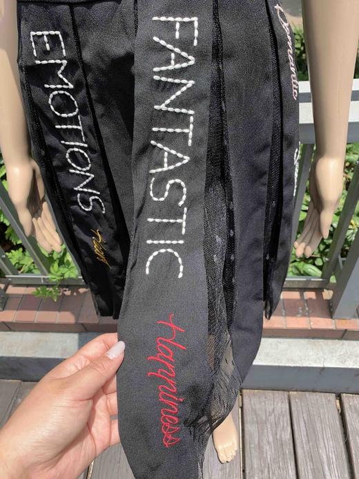 65-4字母刺绣蕾丝拼接 彼得潘小翻领 连衣裙 圆正 偏小一号 商品图5