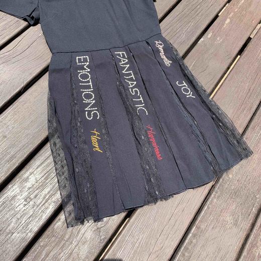 65-4字母刺绣蕾丝拼接 彼得潘小翻领 连衣裙 圆正 偏小一号 商品图8