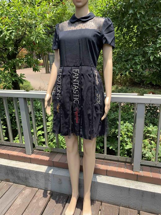 65-4字母刺绣蕾丝拼接 彼得潘小翻领 连衣裙 圆正 偏小一号 商品图14