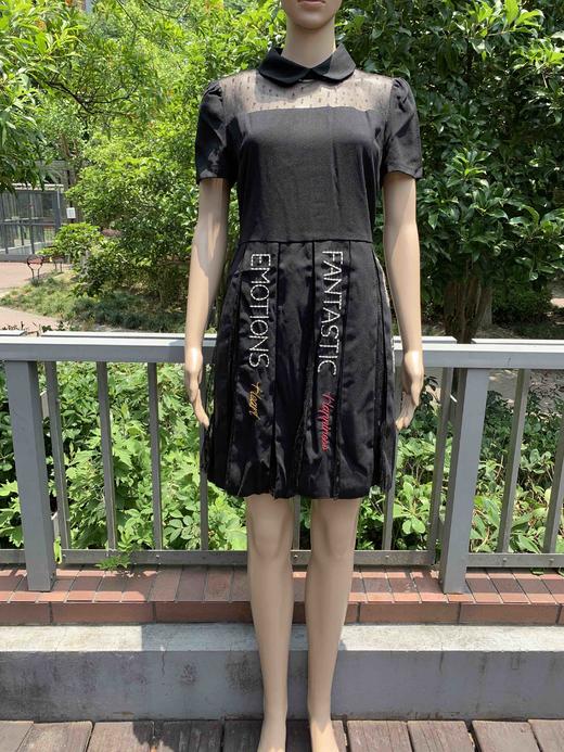 65-4字母刺绣蕾丝拼接 彼得潘小翻领 连衣裙 圆正 偏小一号 商品图2