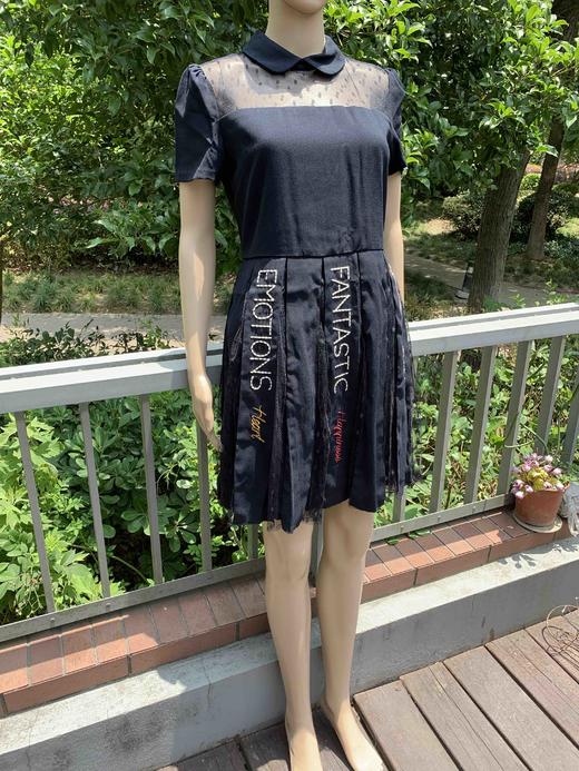 65-4字母刺绣蕾丝拼接 彼得潘小翻领 连衣裙 圆正 偏小一号 商品图13