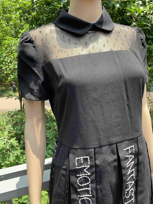 65-4字母刺绣蕾丝拼接 彼得潘小翻领 连衣裙 圆正 偏小一号 商品图4