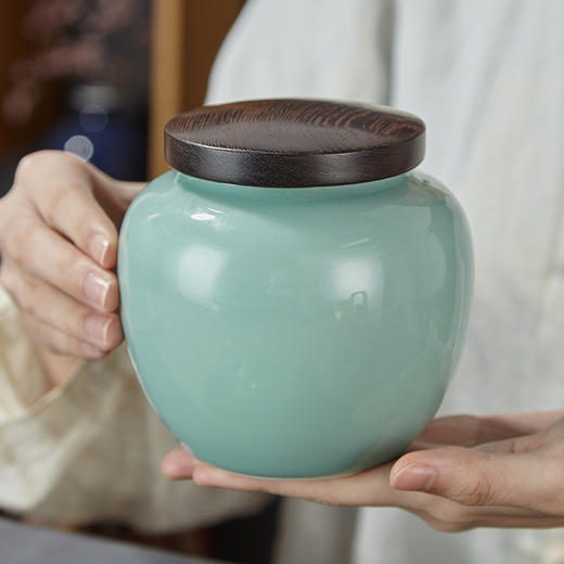 尚唐丨龙泉青瓷 茶叶罐 鸡翅木盖 陶瓷密封罐 商品图0
