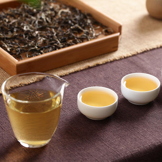 天地间麻黑古树 普洱茶生茶 普洱散茶 易武麻黑 800年古树礼盒装 商品图2