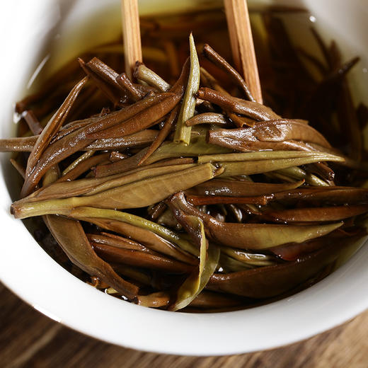天地间金芽生普云南普洱茶生茶散茶250克罐装茶叶古树普洱茶生茶 商品图3