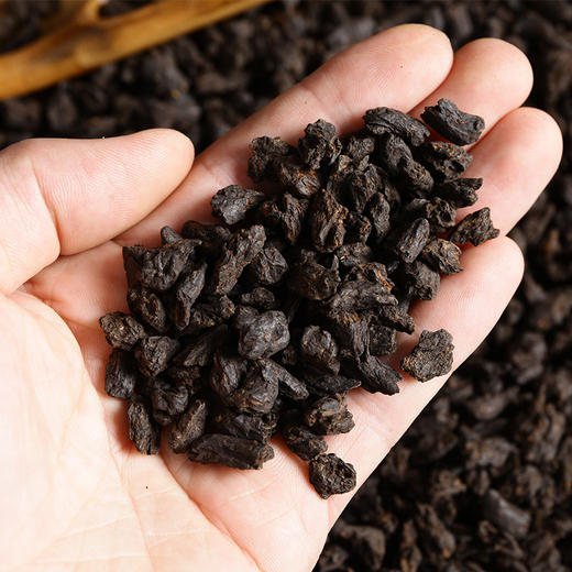 天地间糯香茶化石普洱茶熟茶8年陈碎银子金不换糯米香茶石茶珍珠250g 商品图3