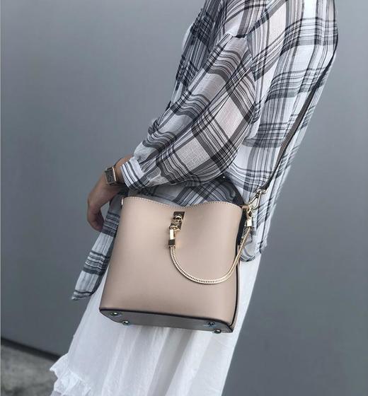 【女包】.韩版时尚百搭新款简约气质水桶包手提单肩大容量小包 商品图1