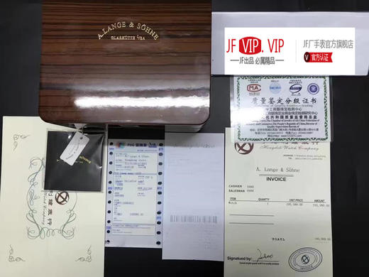 SV朗格SAXONIA系列腕表精彩出场，简约的两针设计，轻薄便捷的商务风格，大道至简，返璞归真。 商品图1