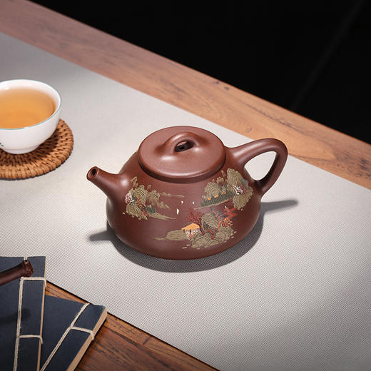 【石瓢】 作者：冯娟（制壶）王龙（泥绘）     泥料：紫泥    容量：230cc 商品图2