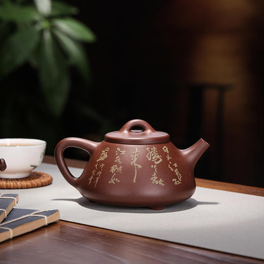 【石瓢】 作者：冯娟（制壶）王龙（泥绘）     泥料：紫泥    容量：230cc 商品图1
