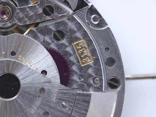 V9劳力士绿水鬼潜航者116610LV副本绿鬼 蓝色游丝3135机芯和904L钢，而且机芯的稳定性相当高，可选购Label Noir五珠表带 商品图2