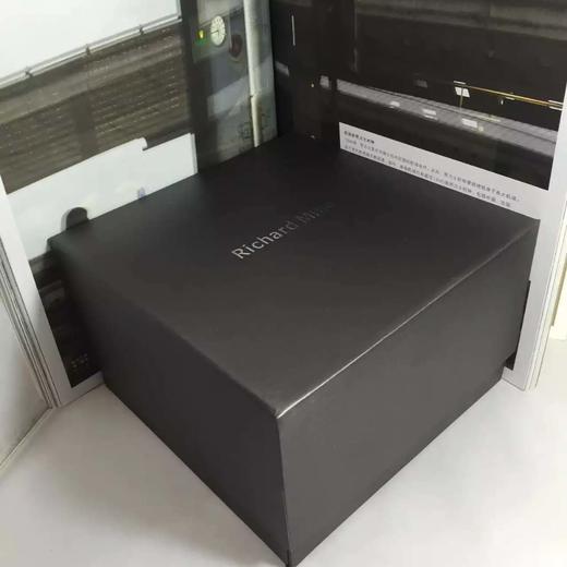 KV理查德米尔RM035。 Americas ＂美国公牛＂纪念版，黑陶瓷亮边壳，黑色橡胶带：黑色永远是时尚界所表现色彩的一种颜色 商品图1