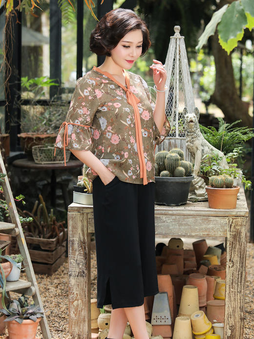 迪葵纳妈妈装2019夏装新款中老年女装双色上衣两件套套装WD7345轩 商品图2