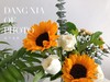 【蜗牛】中花向日葵2支 白色玫瑰3 香槟小雏菊2 尤加利叶2 商品缩略图3