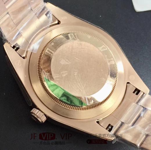 劳力士蚝式恒动SKY-DWELLER这款经典瞩目的腕表专为环球旅行人士而设计，不仅外观设计别开生面，而且是 精湛技术与简易操作的完美结合 商品图3