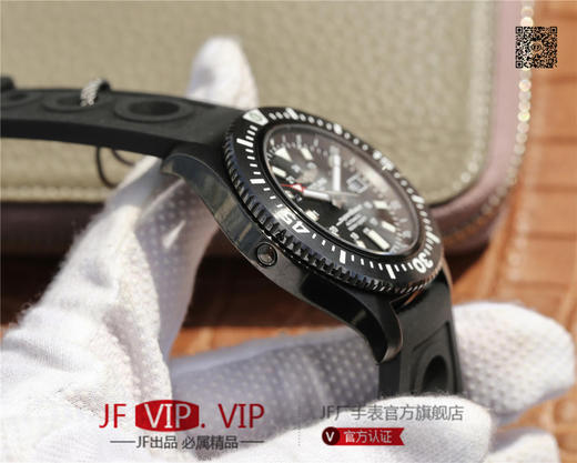 百年灵超级海洋，火热呈现。劲酷的钛合金外壳搭配烟煤色Military军用表带，尽显品牌的阳刚魅力，又带来轻盈舒适的便捷体验 商品图5